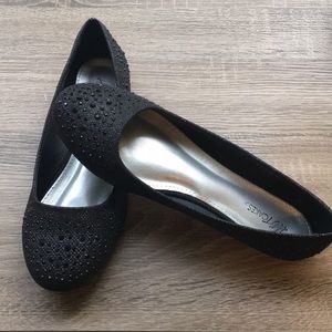 Hot Cakes Black Studded Flats